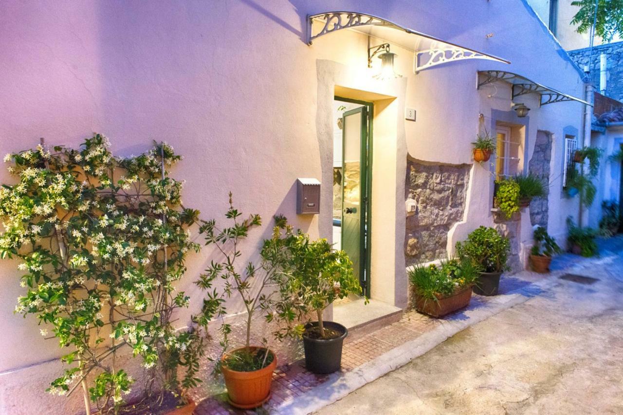 La Casetta Al Centro Di Olbia Exterior photo